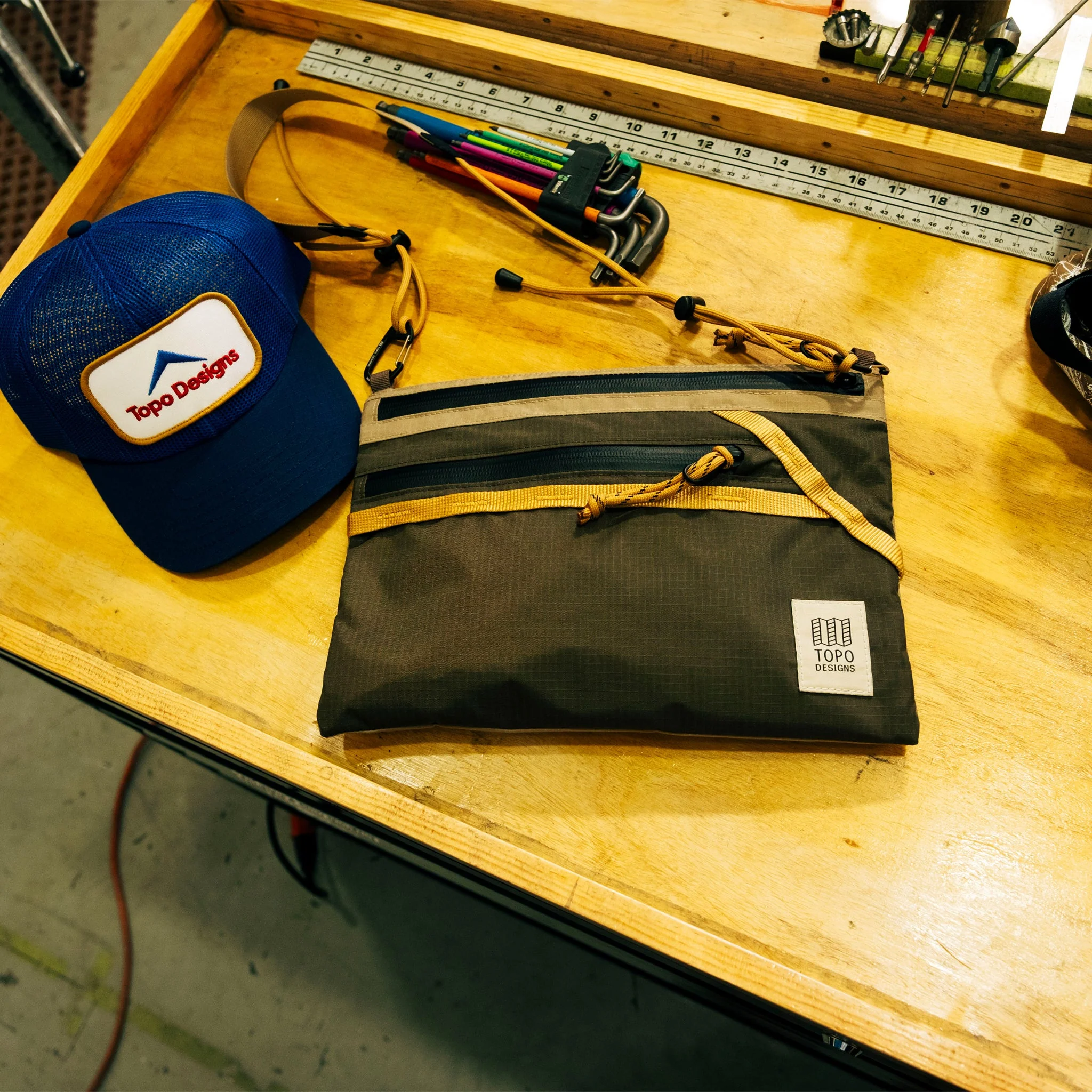 Mountain Accessory Shoulder Bag 1L - Image 5