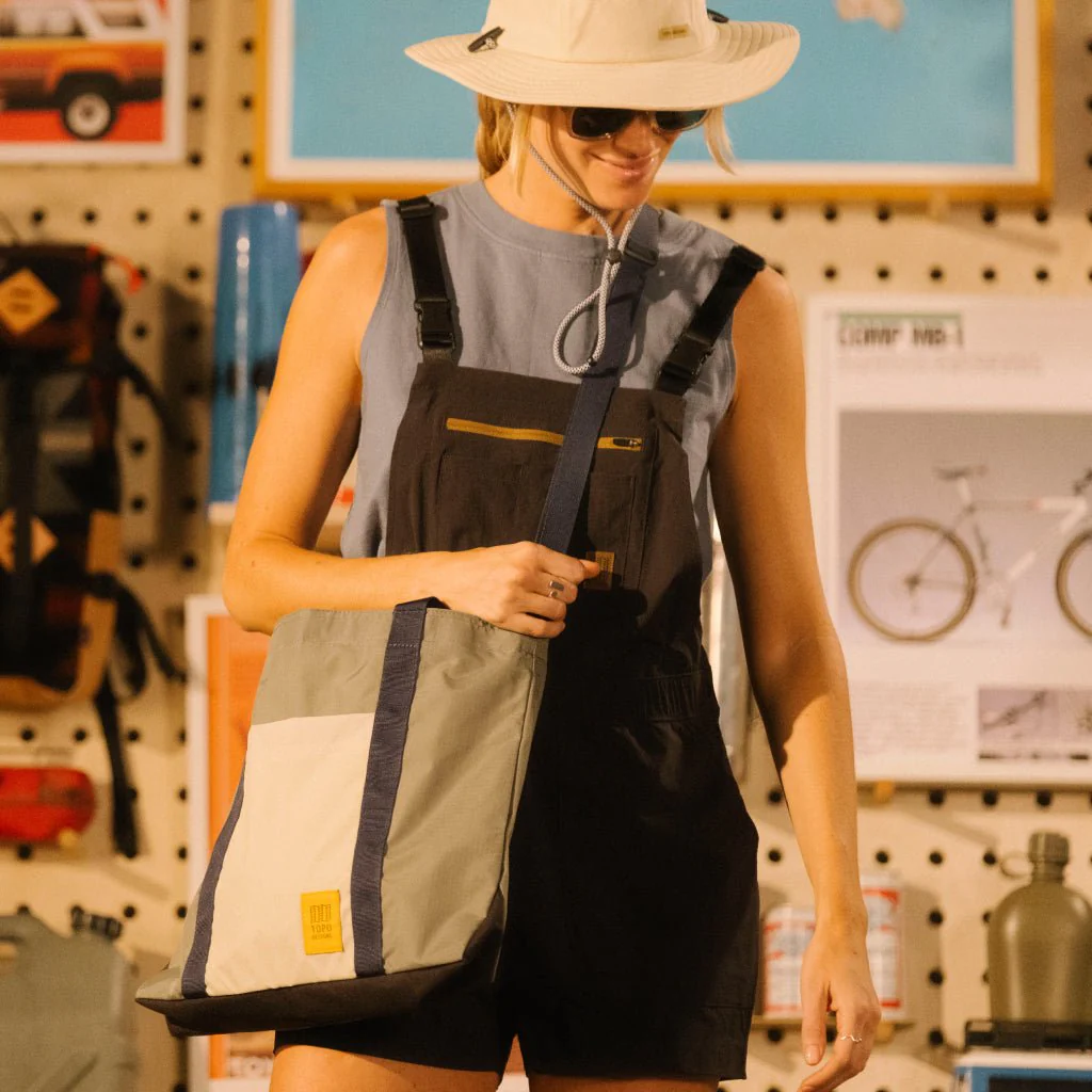 Mountain Essential Tote 9L - Image 6