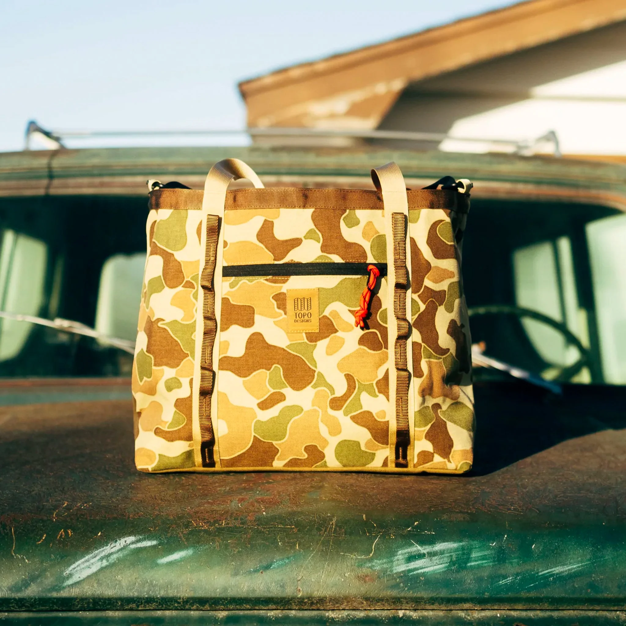 Mountain Utility Tote Duck Camo 33L - Exclusivity - Image 2